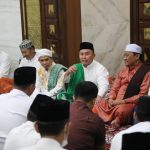 USAI TARAWIH : Gubernur Kalimantan Tengah (Kalteng), H. Sugianto Sabran melaksanakan Shalat Isya berjamaah dan Tarawih Perdana Bulan Suci Ramadan 1444 H/2023 M di Musholla Asy-Syifa, Istana Isen Mulang, Rumah Jabatan Gubernur Kalteng, Rabu (22/03/2023). (foto:IST)