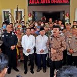 KONFERENSI PERS: Menteri ATR/BPN, Hadi Tjahjanto didampingi Gubernur Kalteng, Sugianto Sabran dan lainnya ketika konferensi pers, di depan Aula Arya Darma, Polda Kalteng, Jumat (24/3/2023). (foto:ard)