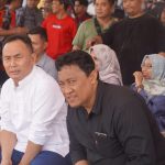 PORPROV: Gubernur Kalteng, Sugianto Sabran didampingi Wagub Kalteng, Edy Pratowo ketika menyaksikan pertandingan sepak bola, di Stadion 29 November Sampit, Jumat (28/7/2023). (foto:ist)