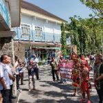 AKSI DAMAI : Aliansi Utus Dayak Mantehau Gelar Aksi Damai, di Halaman Rektorat UPR, Senin (24/7/2023). (foto:ard)