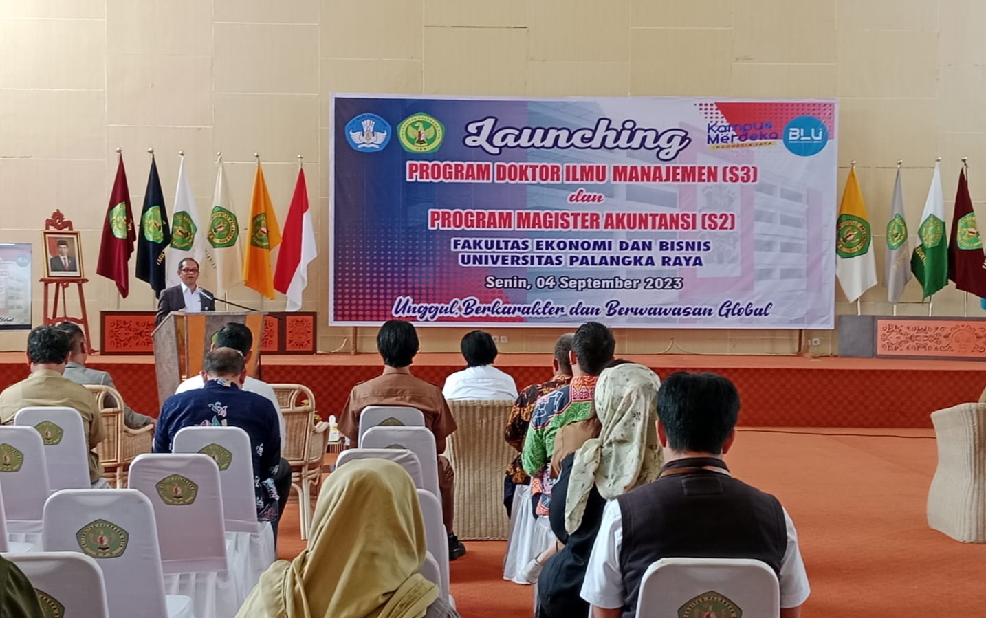 Launching Program Doktor Ilmu Manajemen (S3) dan Magister Akuntansi (S2) Fakultas Ekonomi dan Bisnis di Aula Universitas Palangka Raya (FOTO : PRI)