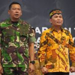 HADIR: Promotor Tinju, Agustiar Sabran saat menghadiri pembukaan kejuaraan tinju Palangka Raya Boxing Big Fight 2023, di GOR Serbaguna Indoor Jalan TjilikRiwut Km. 5 Palangka Raya, Kamis (5/10/2023). (foto:Arif)