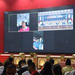 ARAHAN : Gubernur Kalteng, H. Sugianto Sabran saat menyampaikan arahannya pada acara Hasupa Hasambewa secara virtual, di Aula Jayang Tingang, Senin (16/10/2023). (foto:MMC)