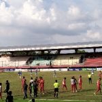 SELEBRASI: Para pemain Kalteng Putra saat berselebrasi usai Armando Obet Oropa mencetak gol ke Gawang Sulut United, di Stadion Tuah Pahoe, Kamis (19/10/2023). (foto:Ardi)