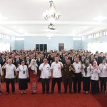 PENUTUPAN : Asisten Bidang Administrasi Umum Sekretariat Daerah Provinsi Kalimantan Tengah (Setda Kalteng), Sri Suwanto mewakili Gubernur Kalteng menutup secara resmi Pelatihan Kepemimpinan Administrator Gelombang II Angkatan IV, V, VI, dan VII Prov. Kalteng Tahun 2023, bertempat di Aula BPSDM Prov. Kalteng, Rabu (8/11/2023). (foto:mmc)