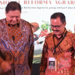 PENGHARGAAN : Asisten Pemerintahan dan Kesra Setda Kalteng Herson B. Aden pada Rapat Koordinasi Nasional (Rakornas) Reforma Agraria yang dirangkai dengan penyerahan Penghargaan Reforma Agraria tahun 2023 di Sheraton Grand Jakarta Gandaria City Hotel Jalan Arteri Pondok Indah – Jakarta Selatan, Selasa (31/10/2023). (foto:MMC)