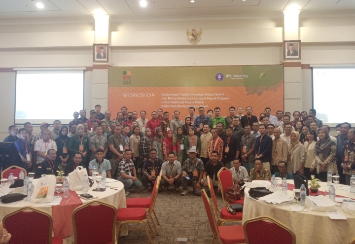 Foto bersama pada kegiatan workshop di Hotel Luwansa, Kota Palangka Raya (Foto : Nopri)