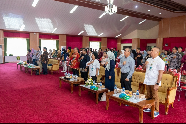 Suasana seminar hasil penelitian berbasis luaran tahun 2023 di Aula Rahan, Rektorat Universitas Palangka Raya (Foto : Humas Universitas Palangka Raya)