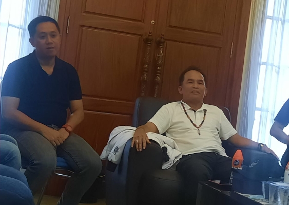 Manajer Kalteng Putra, Sigit Wido dan CEO Kalteng Putra, Agustiar Sabran (Foto : Nopri)