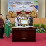 Foto bersama setelah menandatangani perjanjian kerjasama di Aula Rahan, Gedung Rektorat Universitas Palangka Raya (Foto : Ist)