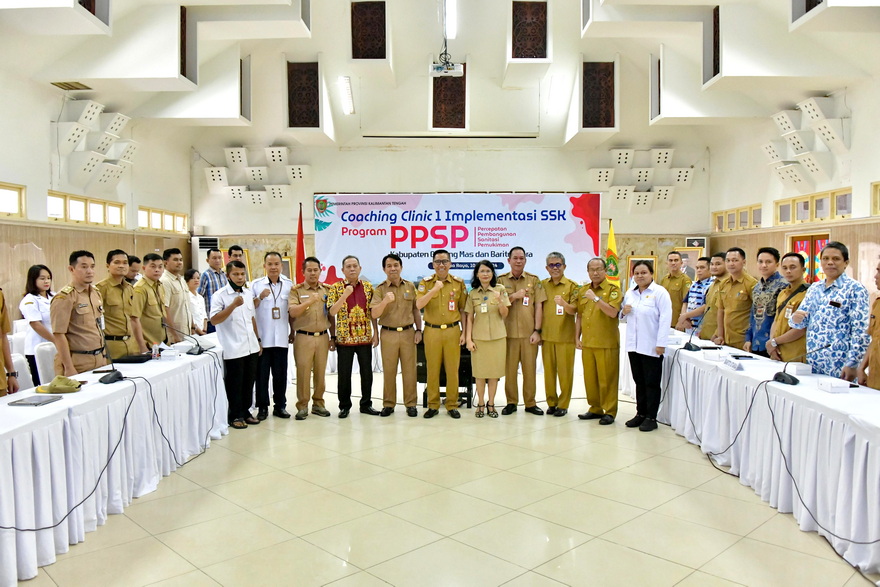 COACHING CLINIC : Badan Perencanaan Pembangunan Daerah, Penelitian dan Pengembangan (Bappedalitbang) Provinsi Kalimantan Tengah melaksanakan Coaching Clinic 1 Implementasi SSK Program PPSP Kabupaten Gunung Mas dan Barito Utara, yang dilaksanakan secara hybrid di Aula Bappedalitbang Kalteng, Senin (10/6/2024). (foto:mmc)