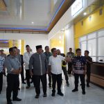 KUNJUNGI : Wakil Gubernur Kalimantan Tengah (Kalteng) H. Edy Pratowo mengunjungi Mall Pelayanan Publik (MPP) di Gunung Mas, Jumat (21/6/2024). (foto:mmc)