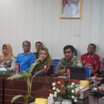 HADIRI : Kadiskominfo Santik Kalteng, Agus Siswadi menghadiri pertemuan BPSDM Kominfo RI,di Ruang Rapat Bajakah, LT. II Kantor Gubernur Kalteng, Jumat (21/6/2024). (foto:mmc)