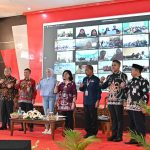 PENCEGAHAN STUNTING : Plt. Kadisdik Kalteng, Muhammad Reza Prabowo bersama Ketua TP-PKK Kalteng, Ivo Sugianto Sabran dan unsur terkait semangat dalam mencegah stunting di Kalteng, di Aula Berkah Dinas Pendidikan Provinsi Kalimantan Tengah, Kamis (30/5/2024). (foto:mmc)