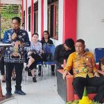 PAPARAN: Anggota DPRD Murung Raya, Heriyus M Yoseph SE MM saat menghadiri kegiatan peresmian Gedung SDN 2 Saripoi di Kecamatan Tanah Siang, Kamis (2/5/2024). (foto:ist)