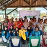 Foto bersama setelah pelatihan pemberdayaan pertanian oleh Tim PPK Ormawa HIMAFI UPR di Desa Bukit Rawi, Kabupaten Pulang Pisau (Foto : Ist)