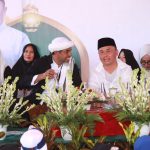 MAULID NABI : Ketua TP PKK Prov Kalteng selaku Pembina Pengajian Al-Mar`atussholihah Kota Palangka Raya, Ivo Sugianto Sabran dan Gubernur Kalteng, Sugianto Sabran hadiri Peringatan Maulid Nabi Muhammad SAW 1446 H, Pengajian Al-Mar`atussholihah Kota Palangka Raya, di Istana Isen Mulang Rumah Jabatan Gubernur Kalteng, Selasa (24/9/2024). (foto:mmc)