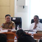 RAKOR : Dalam rangka peningkatan produksi padi nasional, Pemprov Kalteng bersama Menteri Pertanian RI melaksanakan Rapat Koordinasi (Rakor) Optimalisasi Lahan Food Estate, di Aula Balai Wilayah Sungai Kalimantan II, Desa Bentuk Jaya A5 Dadahup, Kabupaten Kapuas, Rabu (28/8/2024). (foto:mmc)