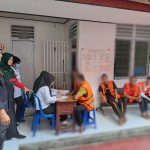 JAGA KESEHATAN : Warga Binaan Lapas Sampit Kemenkumham Kalteng mengikuti penyuluhan dan Skrining HIV, Rabu (16/10/24). (foto:meldy)