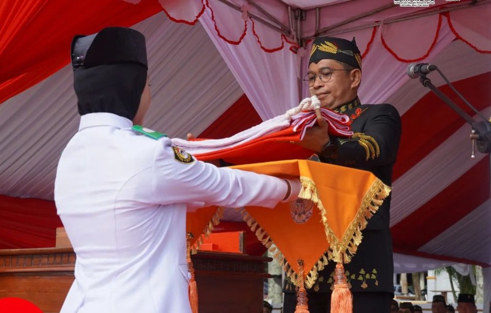 Pj Bupati Lamandau, Said Salim, pimpin Upacara Peringatan Hari Ulang Tahun ke 79 Kemerdekaan RI, tahun 2024, di Halaman Kantor Bupati Lamandau, Sabtu (17/8/2024).