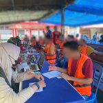 PEMERIKSAAN : WBP Lapas Sampit saat dilakukan pemeriksaan HIV dan Skrining Mobile VCT, Rabu (30/10/2024). (foto:meldy)