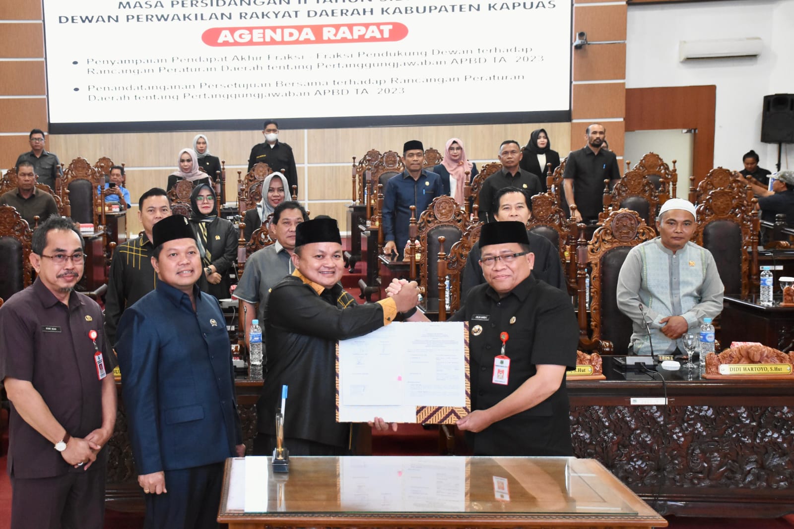 Rapat paripurna ke 9 masa persidangan II tahun siding 2024, di DPRD setempat (Foto : Ist)