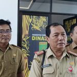 Asisten III Sekretariat Daerah (Setda) Barito Selatan, Mirwansyah saat diwawancarai.