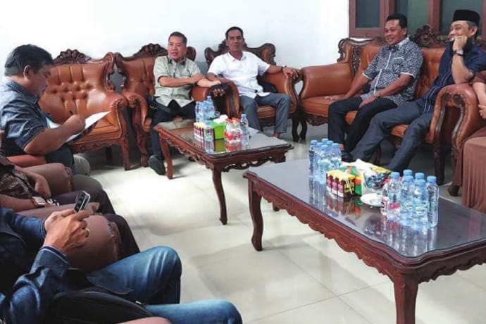 KONSULTASI : Rombongan Bapemperda DPRD Kapuas, saat konsultasi dan koordinasi ke DPRD Provinsi Kalsel. (foto:ist)